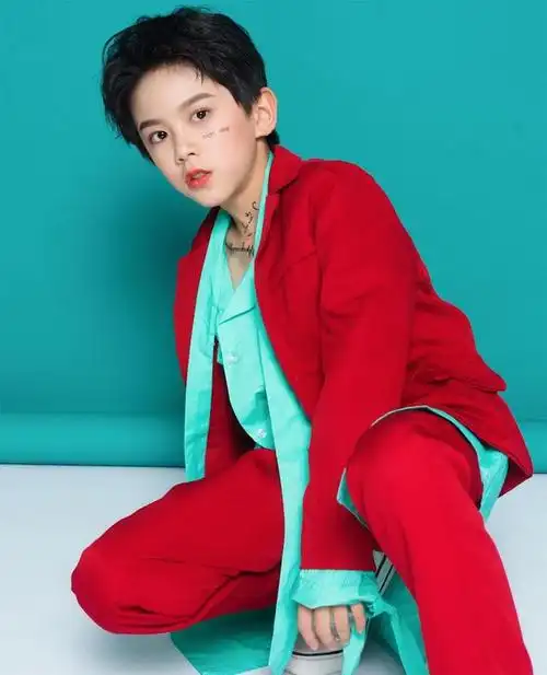 原创05后小演员大揭秘高冷小王子肖添仁最亮眼