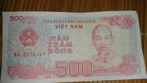 比如人民币是元.