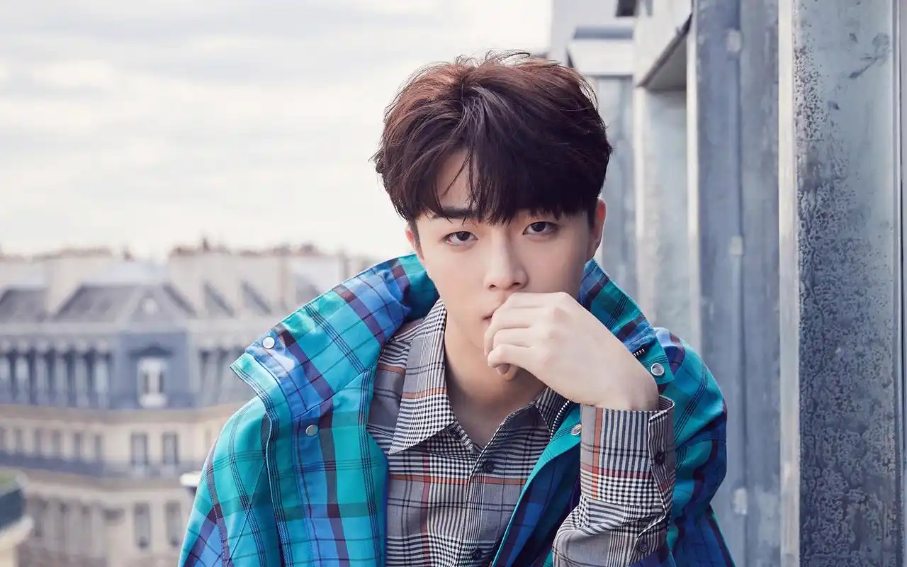 清新时尚陈立农壁纸_最迷人的时尚陈立农