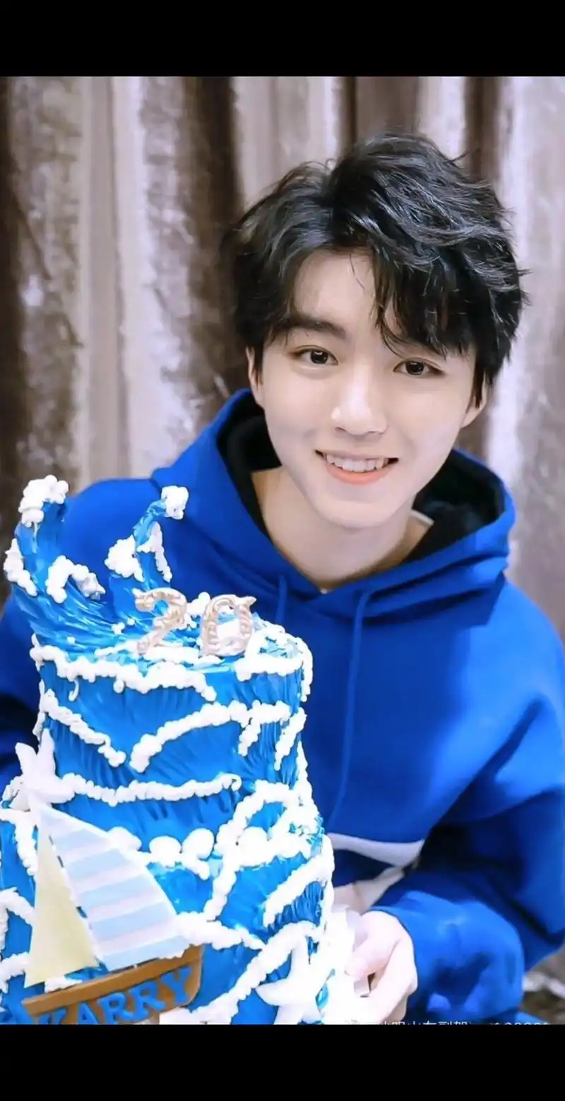 王俊凯   96蓝色系 ~96 - 抖音