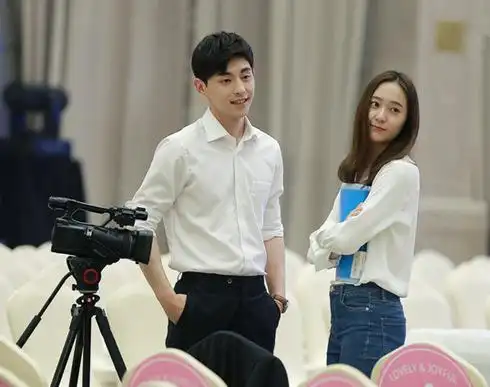 《毕业季》首度开放媒体探班 郑秀晶邓伦合作默契