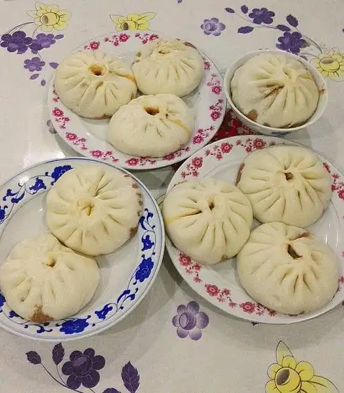 ys-9做的鲜美多汁的洋葱牛肉包子