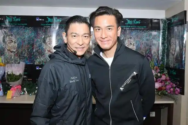 刘德华开演唱会,明星在后台排队和他合影! | 寻梦娱乐