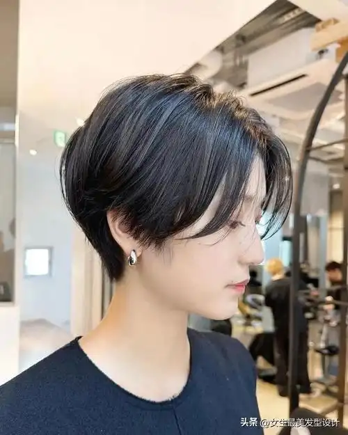 最近悄悄爆火的短卷发|短发|发型_网易订阅