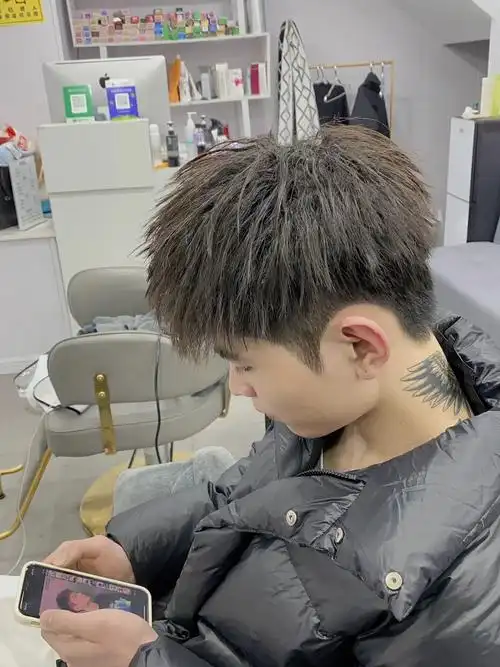 男生发型  #摩根烫  #根据脸型设计发型  #长沙男生 烫发#长沙男生