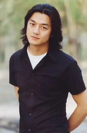 李亚鹏有深厚将爱情结看话剧版曾看哭