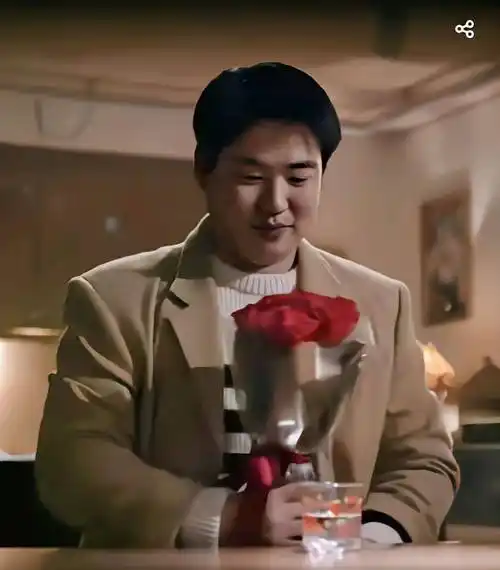 正峰在逃命过程中,偶遇了德善的同学曼玉.