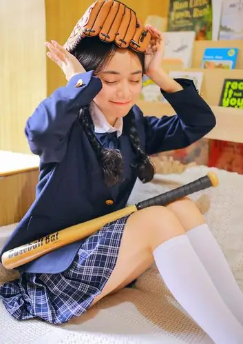 棒球少女蓝色制服诱惑性感白丝袜美腿写真[6/8]_校花美女_美桌网