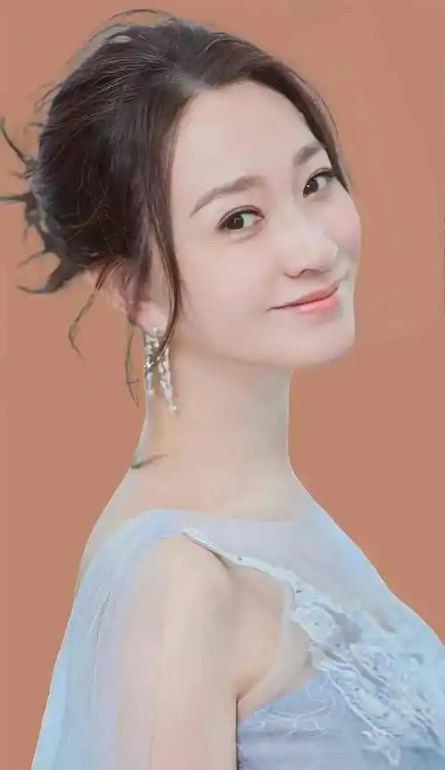 47的"人间尤物"李小冉,感情经历挫折后,最终收获爱情_徐佳宁_孙东海