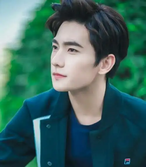 杨洋——世间始终觉得你最帅