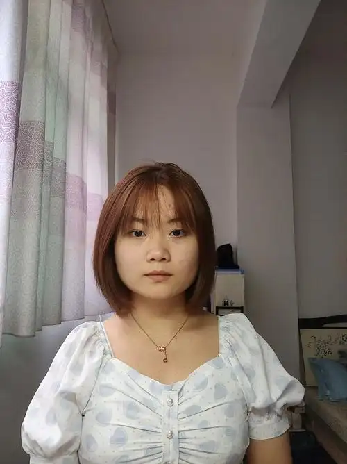 大方脸能给点妆容发型之类的建议吗