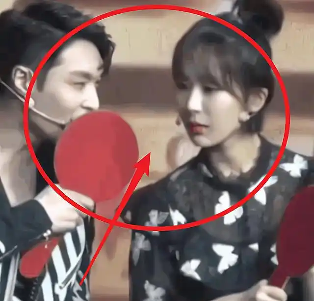 实锤杨紫张艺兴恋爱,晚会举止亲密引发网友热议, 惊呼般配!