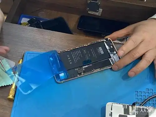 救救我我的iphone8p还能再战三年