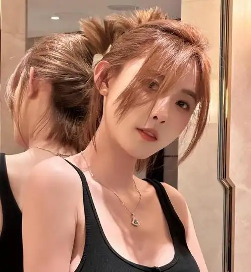 网红聂小雨晒浴室照穿吊带真空上阵疑玩擦边网友退网吧