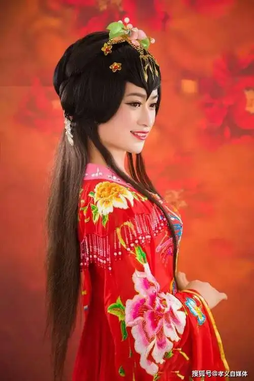 王帅反串演员的成长之路 吕梁黄土地盛开的一朵反串之"花"