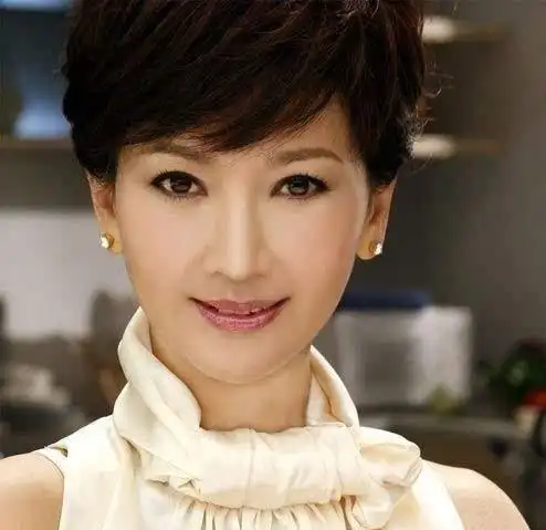 1954年,近60岁了,却依旧那么的美丽端庄,40岁的时候演白娘子也如少女