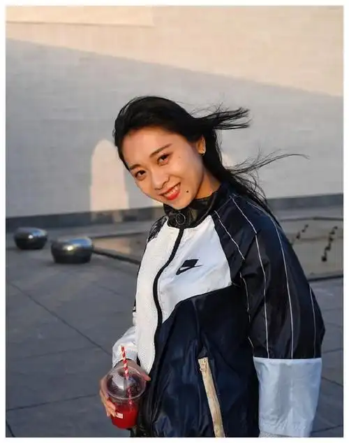 葛曼棋也在赛后掀开这块"遮布",原来里面是一只梅花鹿的纹身