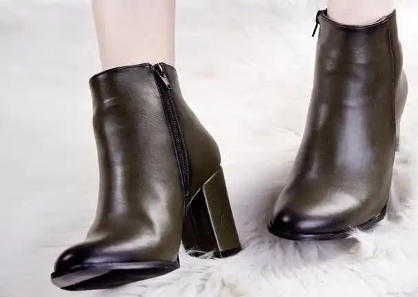 短靴搭配指南时尚的款式选择