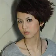 曾沛慈正装打扮成熟系列女明星头像 换种装扮不再是清纯小女生了