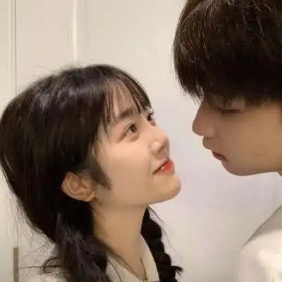 2021让人不想换掉的跨年情侣头像