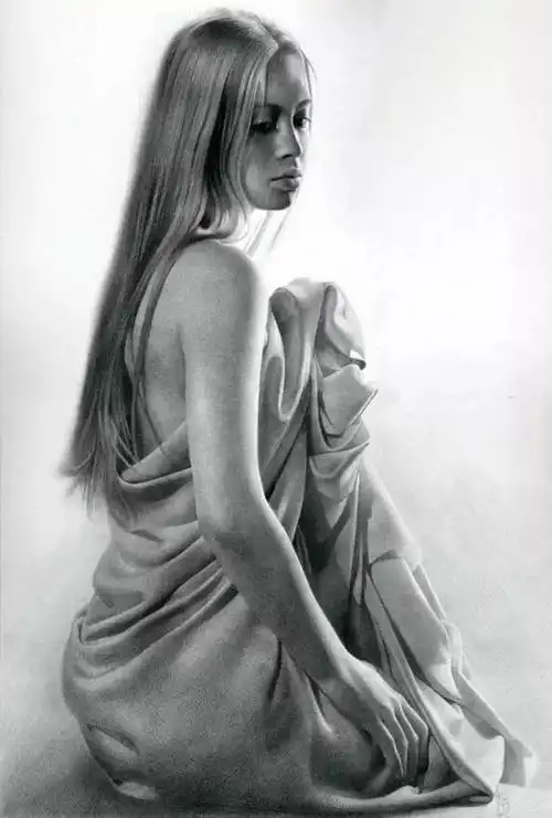 乌克兰画家细腻匀称的美丽女性人体素描画