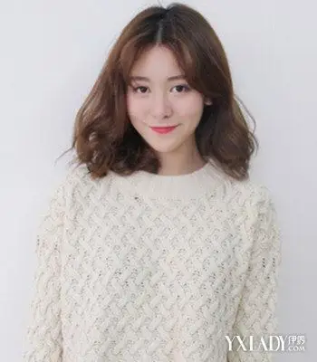 中短发大波浪卷发型推荐 提升气质打造完美女神范