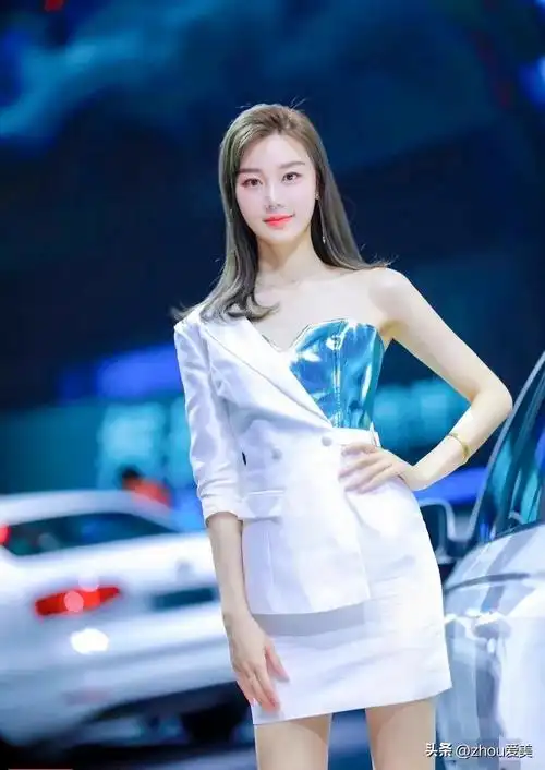 张芮尔个人资料(身高180以上的最美网红车模张芮尔,现实中凤毛麟角)