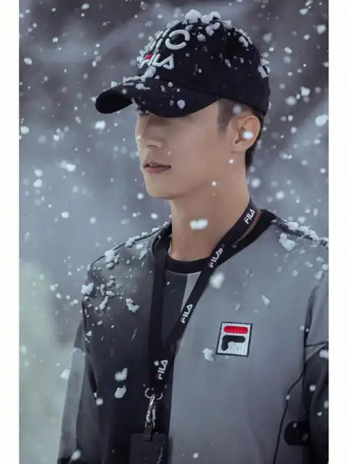 黄景瑜带你体验沉浸式走秀