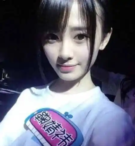 鞠婧祎青涩旧照被扒,看清她干瘦的小脸,和现在相比差距很大_网友_化妆