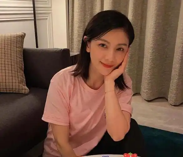 房产 楼市动态 > 正文  近日,网传沙溢胡可一家在上海住4000万的豪宅