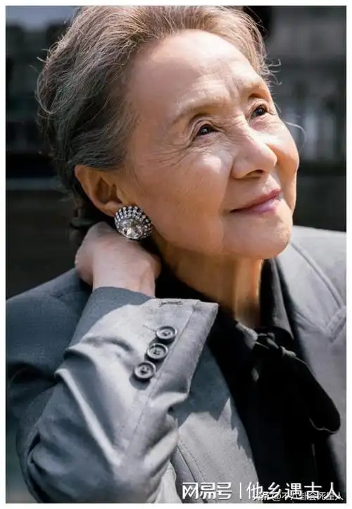 8位自然衰老的中老年女星个个比刘晓庆优雅多了