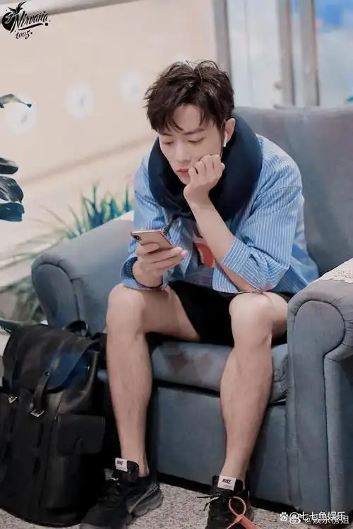 肖战腿毛上热搜了,确实好长呀