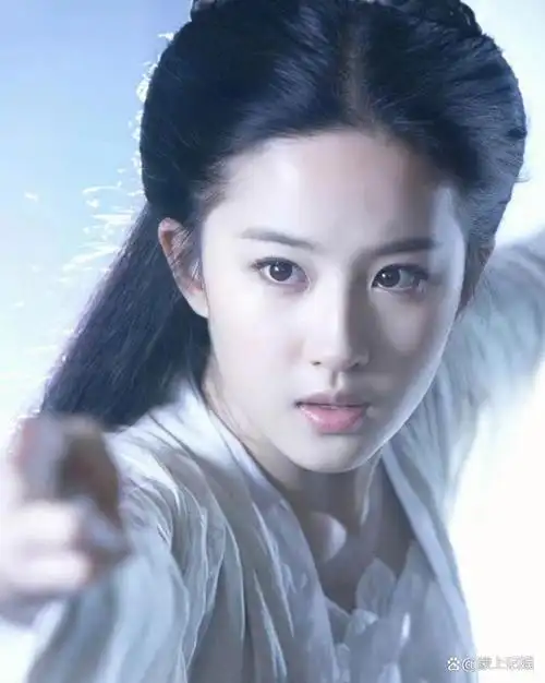 为什么刘亦菲是神仙姐姐?看她16岁成就三个绝美角色就明白了