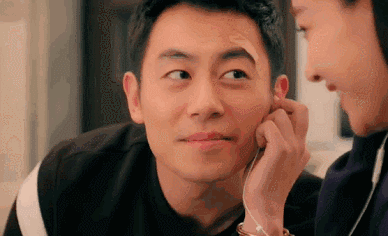 朱亚文,一个根本来不及看脸就被圈粉的最佳男演员