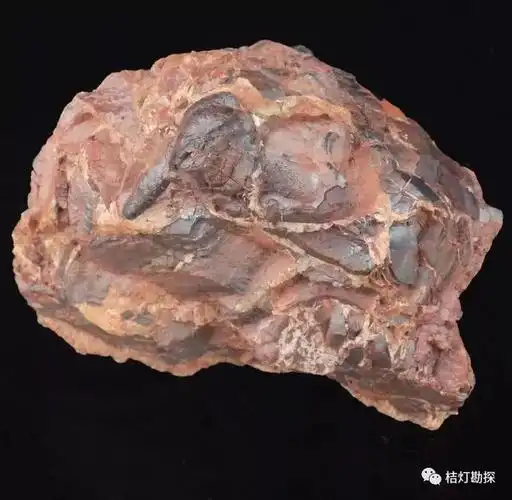 角砾状赤铁矿35角砾岩34角砾岩(泥质胶结)33冰砾泥32藻叠层石31沉积岩