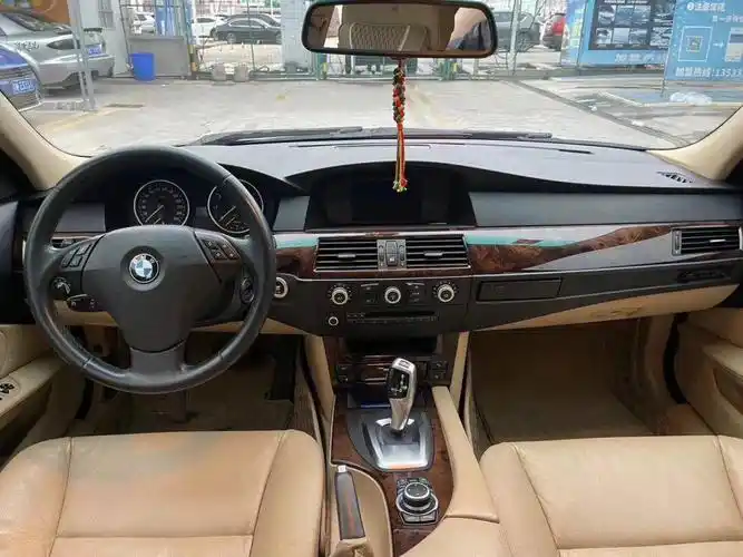 09年9月 宝马523li 2.