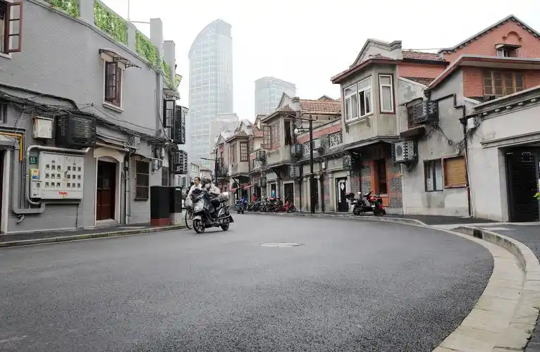 上海百年老弄堂 "微更新"后迎巨变