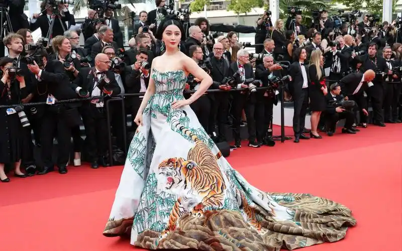 范冰冰 - 第76届戛纳电影节开幕红毯cut - cannes 2023