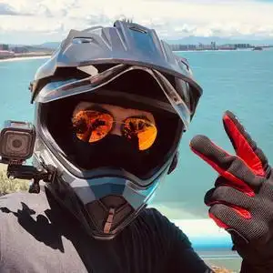 永安摩的吴彦祖头像