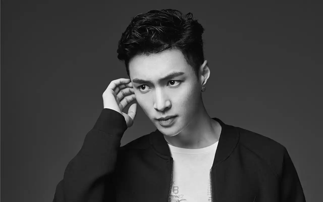 张艺兴芭莎男士型男写真图片桌面壁纸