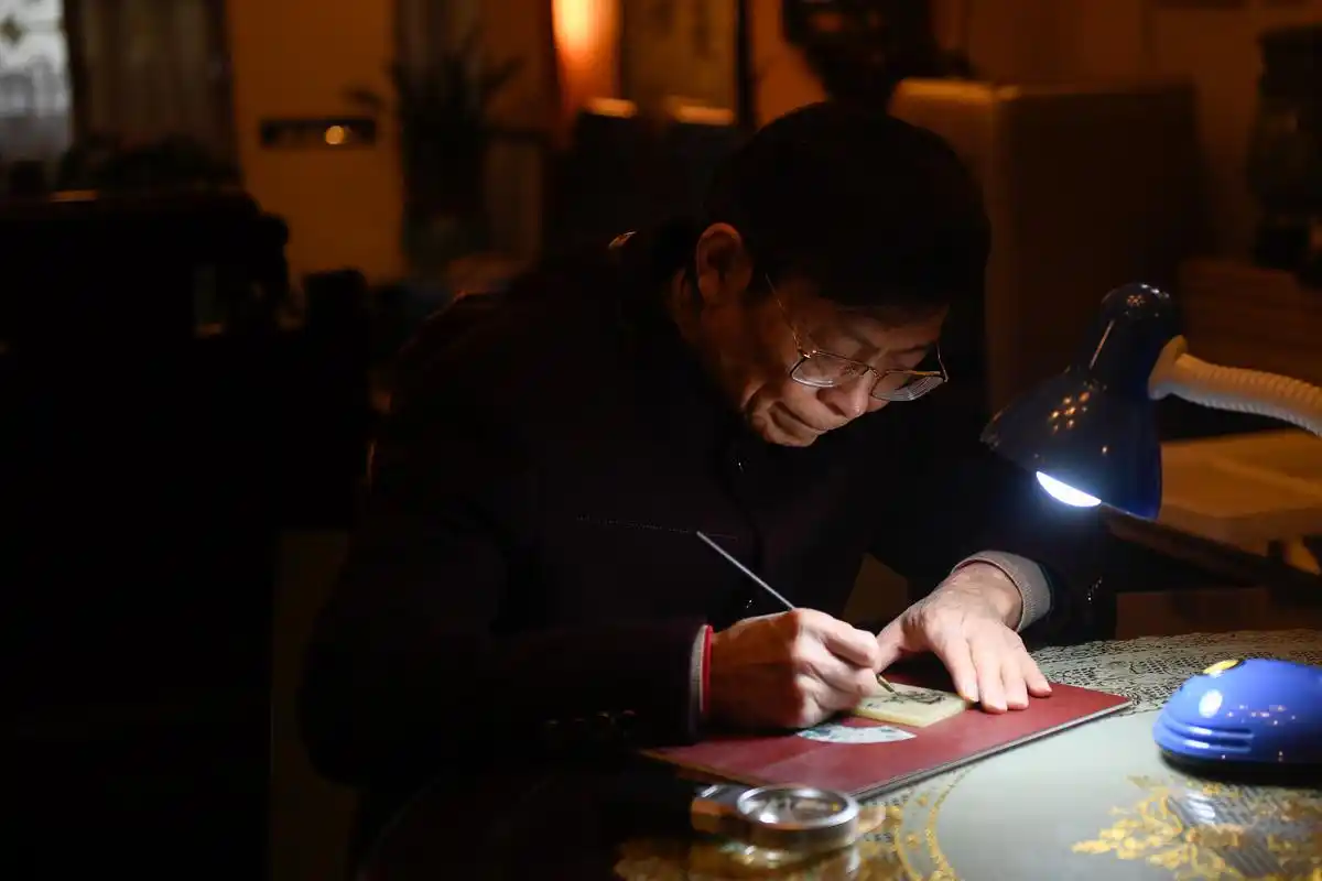 微雕大师朱次元:潜心将中国文化精髓融入作品