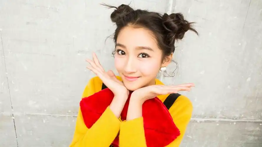 美女童星关晓彤桌面壁纸