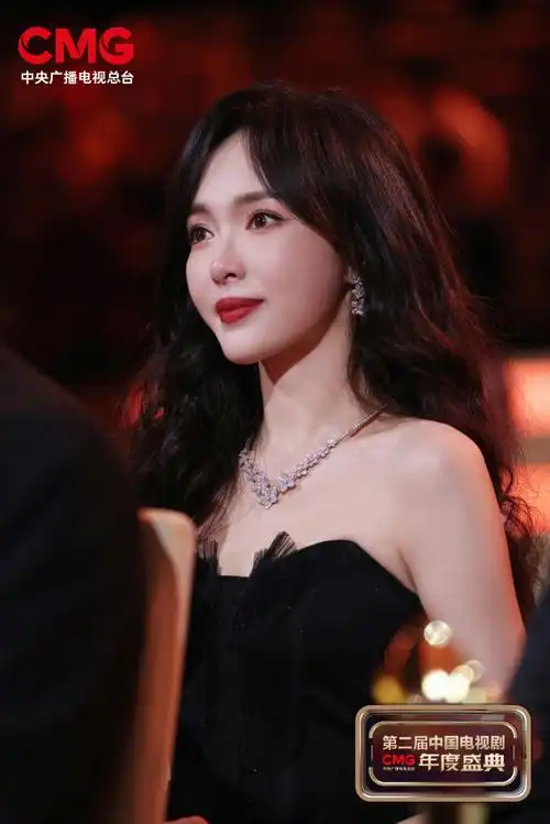 #唐嫣央视剧晚高光时刻##中国电视剧年度盛典#