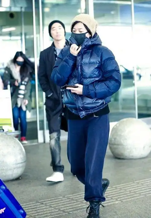 徐静蕾和黄立行的经典吻戏 徐静蕾最新机场照 - 虾皮情感网