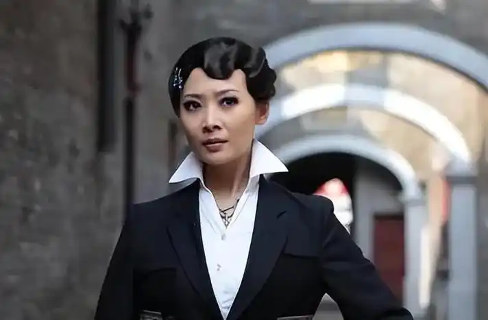 曲栅栅嫁落魄黄海波被狂飙推红养家9年不离不弃