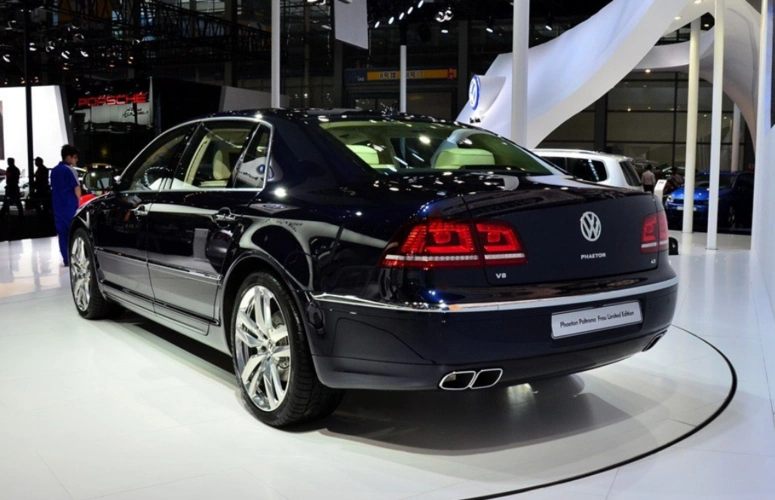 走进大众辉腾的精致外观