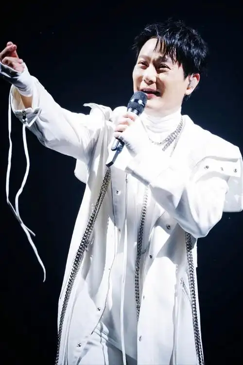 张信哲鸟巢演唱会,用音符回击质疑——老将之歌依旧年轻