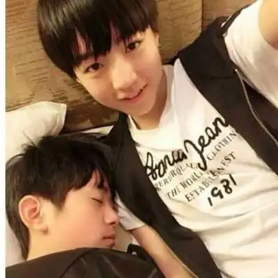 图李佳宁老公照片疯传tfboys队长被曝早恋是真的吗