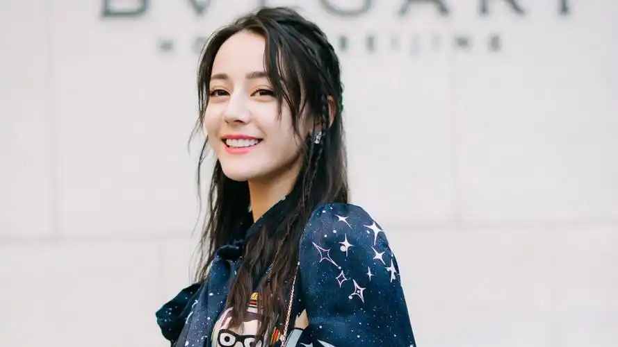 迪丽热巴图片-美女壁纸-高清美女图片-第18图-娟娟壁纸