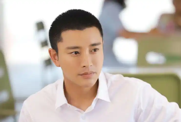 又有明星大瓜贾乃亮工作室深夜挨个回复网友否认26亿传闻